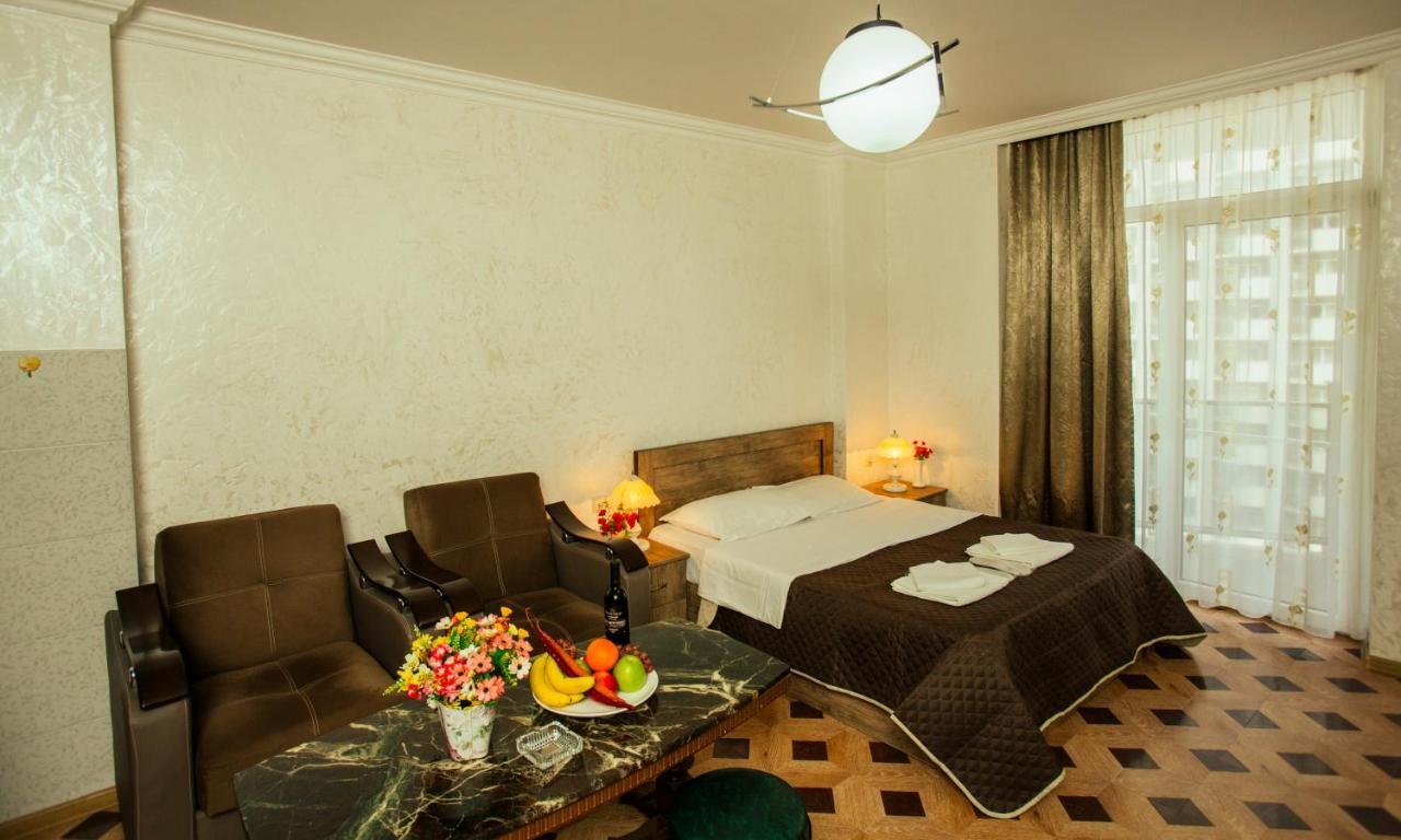 Royal Apartments Батумі Екстер'єр фото