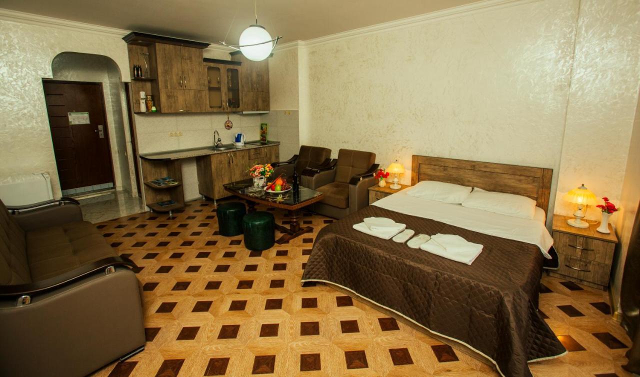 Royal Apartments Батумі Екстер'єр фото